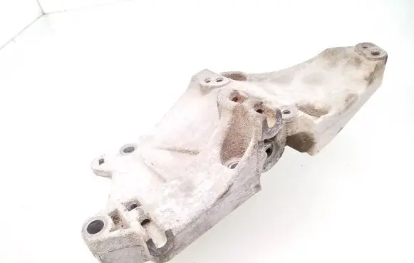 Renault Scenic II - Grand scenic II Generator/alternator bracket 8200100148