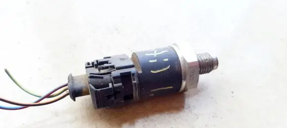 Fuel pressure sensor