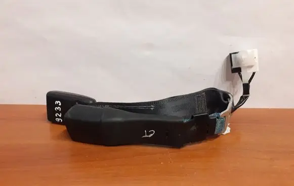 Lexus CT 200H Middle seatbelt buckle (rear) 06336 E063002