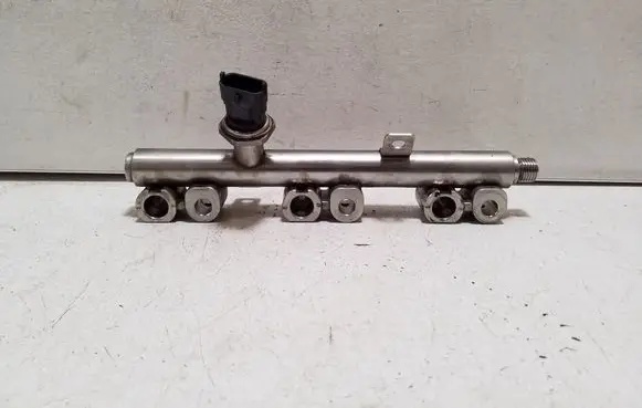 KIA Stonic Fuel main line pipe 3535004300 353422E610