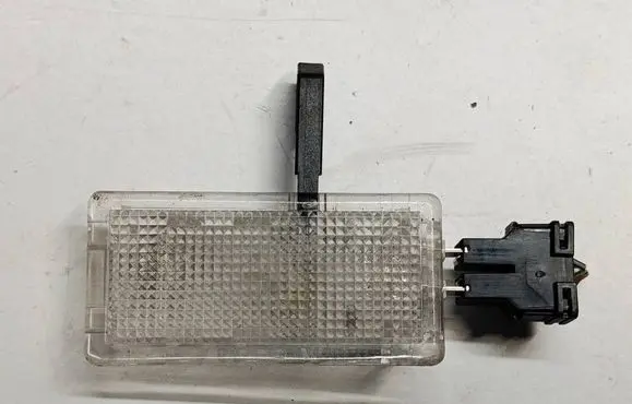 Volvo V40 Glove box light 31393284