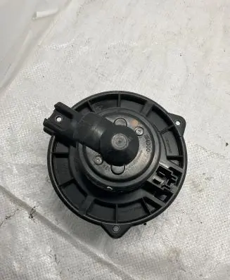 Mitsubishi Pajero Sport I Heater fan/blower
