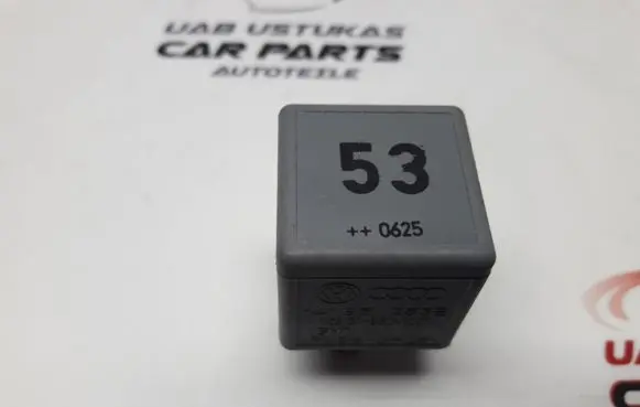 Volkswagen PASSAT B6 Other relay 141951253B