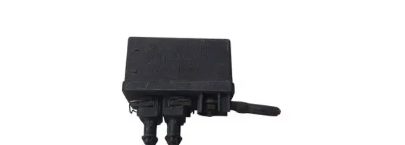 Peugeot 407 Glow plug pre-heat relay 0281003018 456Z