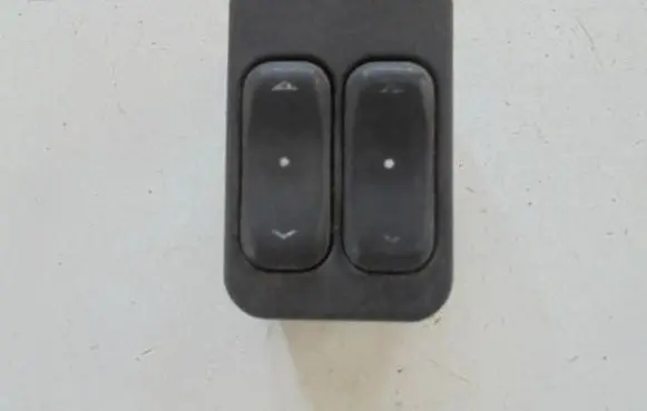 Opel Zafira A Electric window control switch 24409205