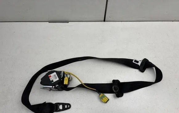 Volkswagen Touareg I Front seatbelt 7L0857705E