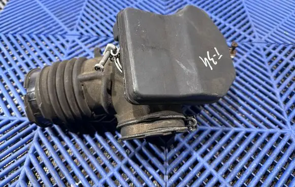 Intake resonator