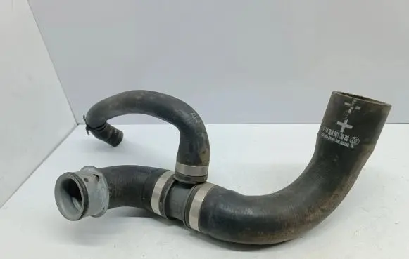 Mercedes-Benz Sprinter W906 Engine coolant pipe/hose A9065013682