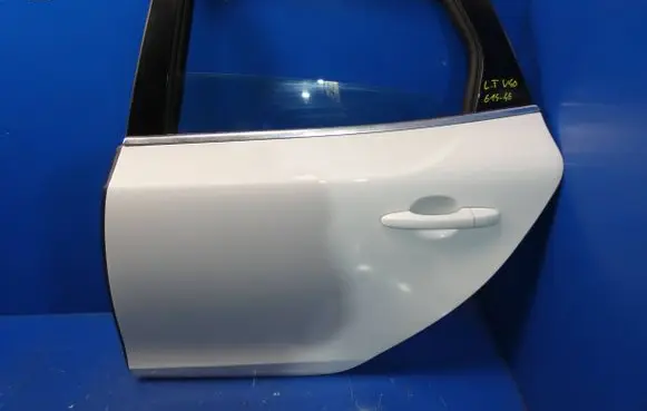Volvo V40 Rear door