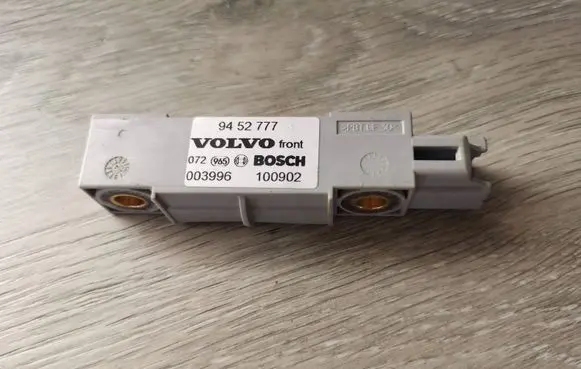 Volvo V70 Airbag deployment crash/impact sensor 9452777 100902 003996