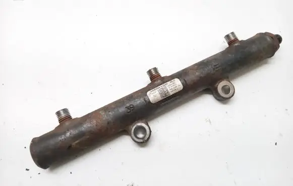 Land Rover Discovery 3 - LR3 Fuel main line pipe 4R8Q-9D280-AC