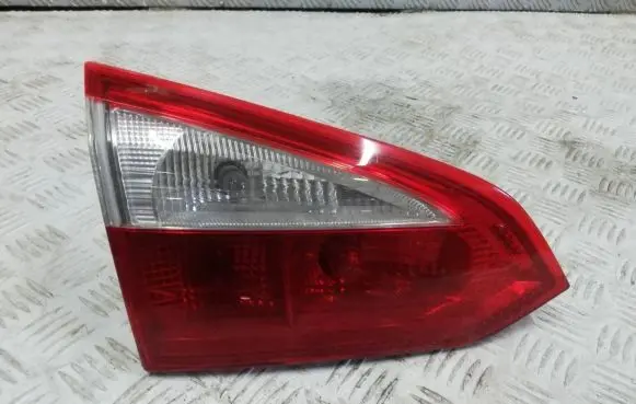 Ford Focus Tailgate rear/tail lights BM5113A603B