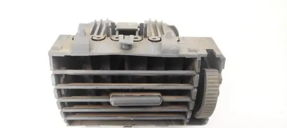 Skoda Octavia Mk1 (1U) Dash center air vent grill 1u1819702