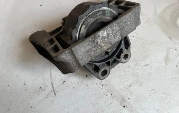 Ford Grand C-MAX Engine mount bracket 8M516F012SB