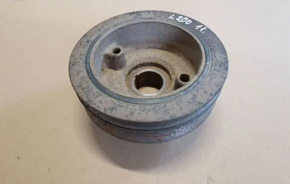 Mitsubishi L200 Crankshaft pulley 1186290E71