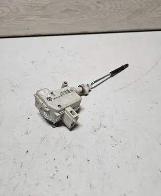 Volkswagen PASSAT B5.5 Central locking motor 3B0810773B