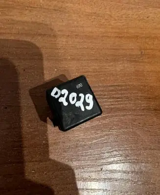 Mercedes-Benz A W169 Other relay A0025421319 D2029