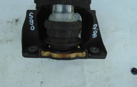 Volvo S90, V90 Engine mount bracket 31330589
