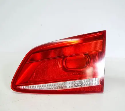 Tailgate rear/tail lights