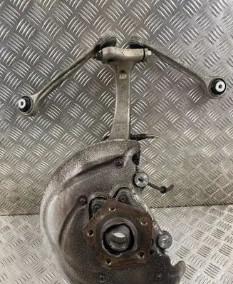 Front wheel hub