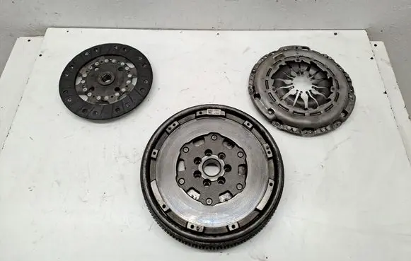 Nissan Qashqai Clutch set kit 123108271R TD7102 301010007R