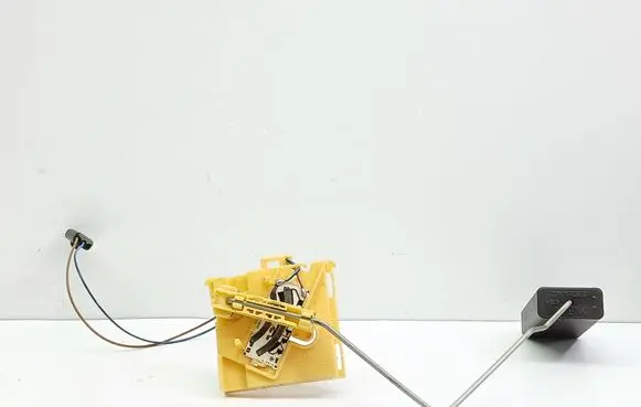 Opel Vectra C Fuel level sensor 833000