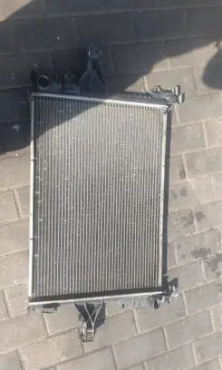 Volvo S60 Coolant radiator 876116D 00985996