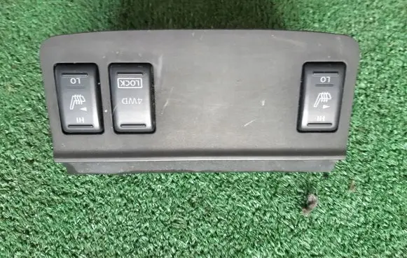 Nissan Murano Z51 A set of switches 