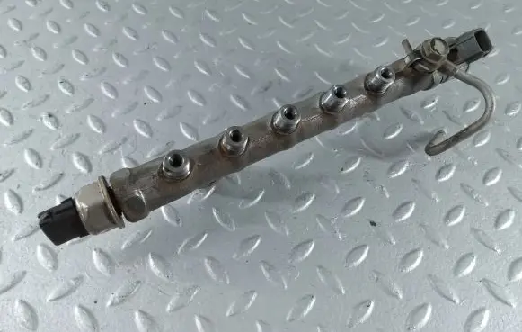 Subaru Outback (BS) Fuel main line pipe 16670AA030 1511065087