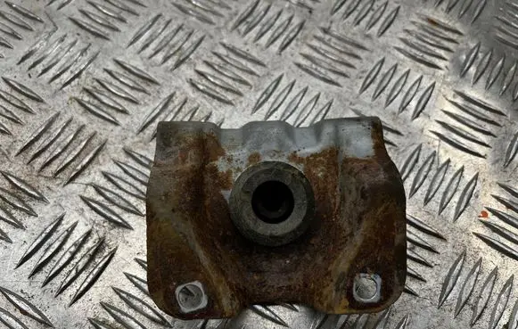 Subaru Outback Radiator mount bracket 45135FE000
