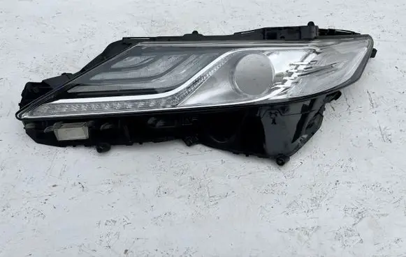 Toyota Camry VIII XV70 Headlight/headlamp