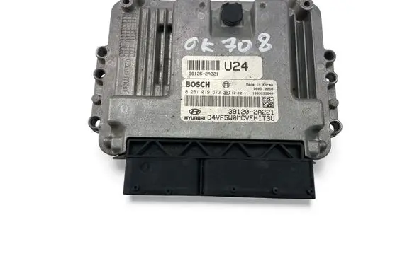 Hyundai i40 Engine control unit/module ECU 391202A221 0281019573