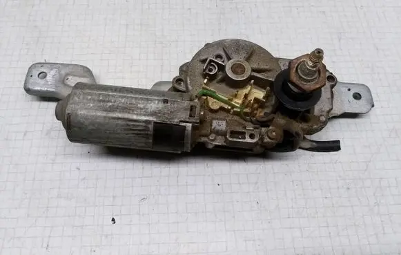 Volkswagen Golf III Rear window wiper motor 1H6955717