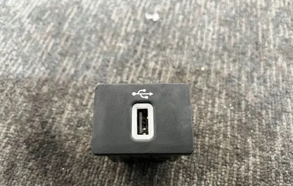 Ford Focus USB socket connector 