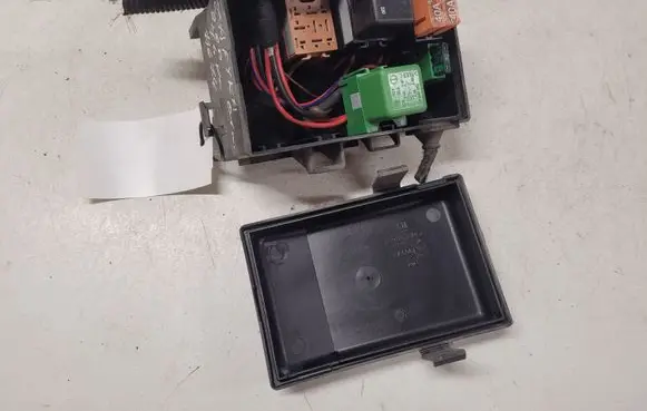 Opel Zafira A Fuse box set 90560119 2945 09132702
