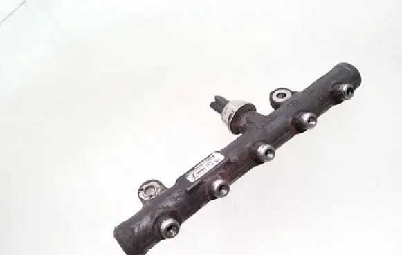 Volvo V50 Fuel main line pipe 9654726280 5WS40039