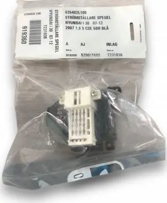 Hyundai i30 Wing mirror switch 935402L100