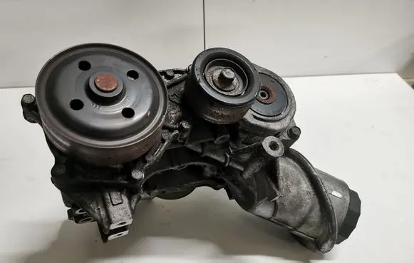 Jaguar X-Type Oil filter mounting bracket