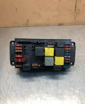 Mercedes-Benz C W203 Fuse module 2095450201 5DK00848500