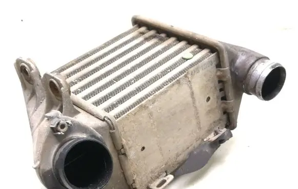 Volkswagen Golf III Intercooler radiator 1H0145805A