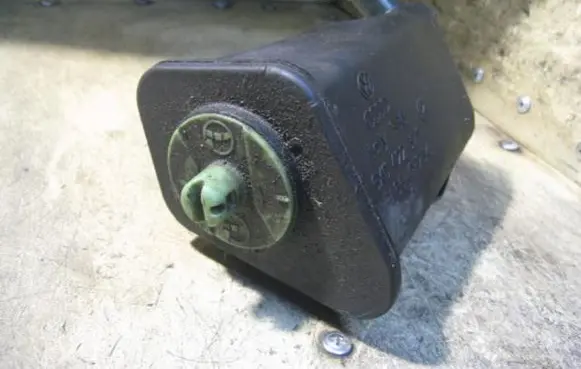 Power steering fluid tank/reservoir