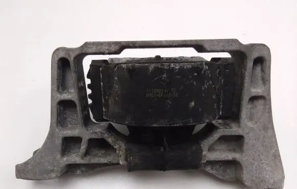 Ford C-MAX II Engine mount bracket 8M516F012SB
