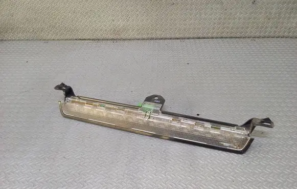 Volvo V70 Third/center stoplight 8658948