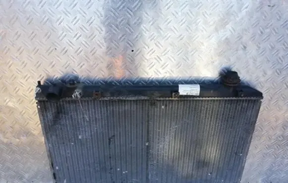 Toyota Avensis T220 Coolant radiator mn4221320421 mn422132-0421