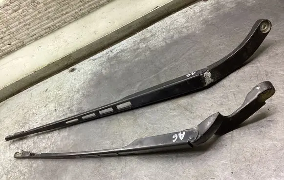 Audi A6 S6 C6 4F Front wiper blade arm 74560