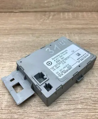 Mercedes-Benz E W211 Gateway control module A2115407445 A2115407545