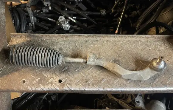 BMW 1 F40 Steering tie rod D24