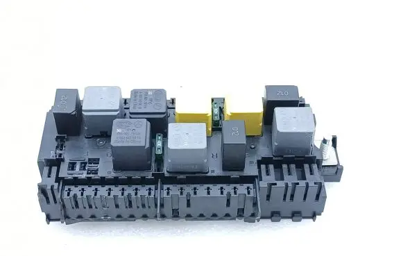 Mercedes-Benz GLE (W166 - C292) Fuse module a1669068201