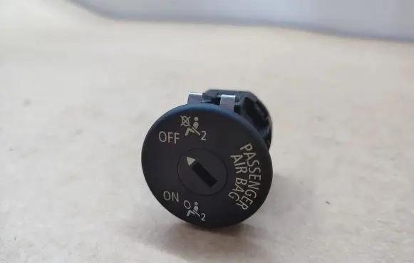 Mini One - Cooper Coupe R56 Passenger airbag on/off switch 9196886