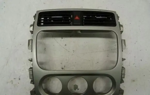 Suzuki Liana Radio/GPS head unit trim 